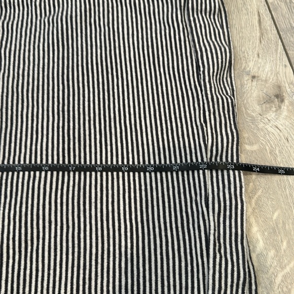 2/10 Lovely T - Picture 5 of 5